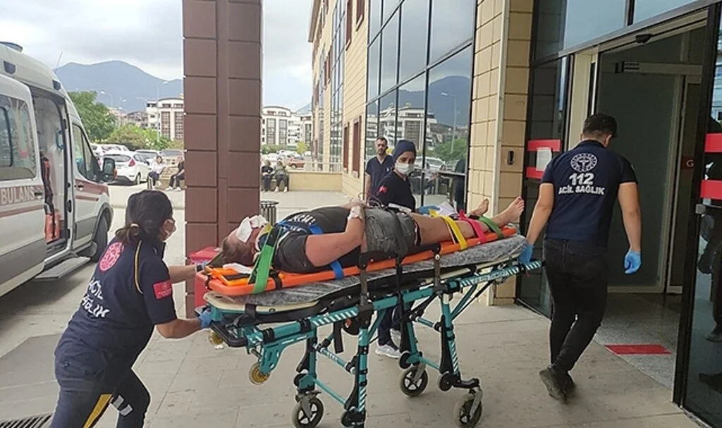 Polonyalı turistler safari cipiyle şarampole düştü: 5 yaralı