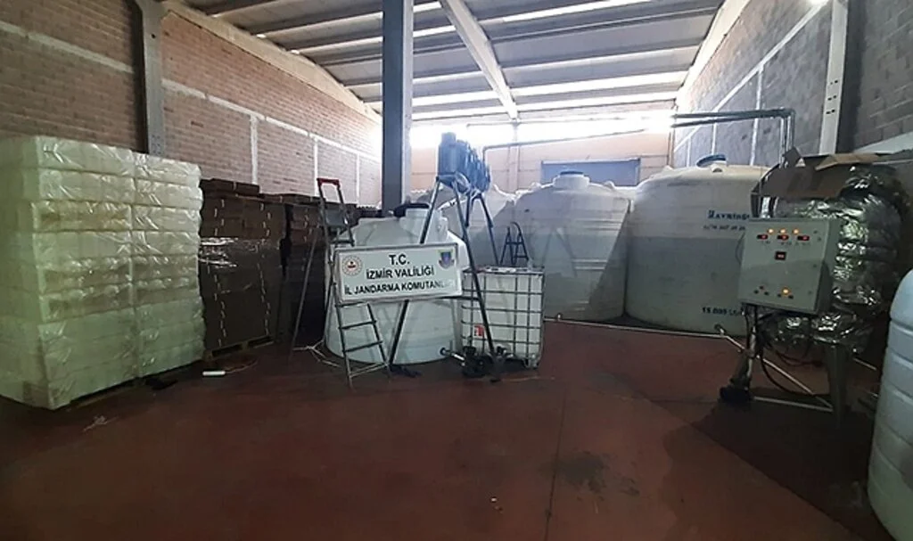 Sahte İçki Tacirlerine Darbe: 25 Ton Sahte/Kaçak Alkol Ele Geçirildi