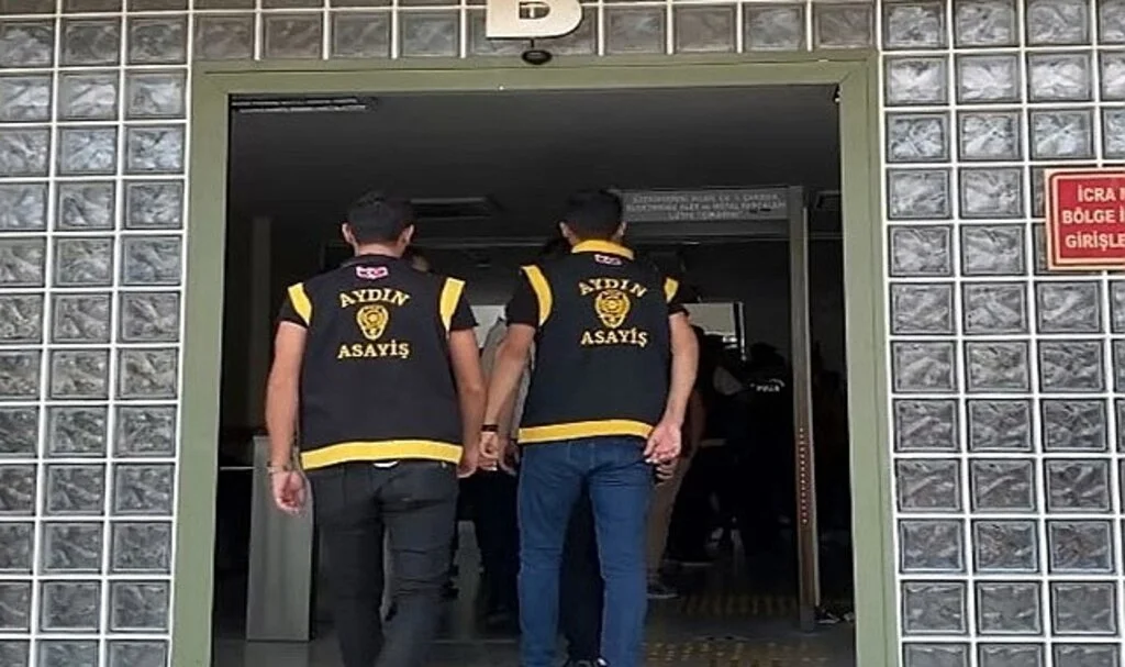 Sahte kadın profilli tuzağa 4 tutuklama