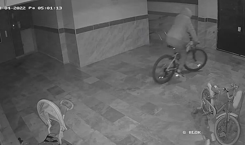 Sahte plakalı bisiklet hırsızı 'pes' dedirtti