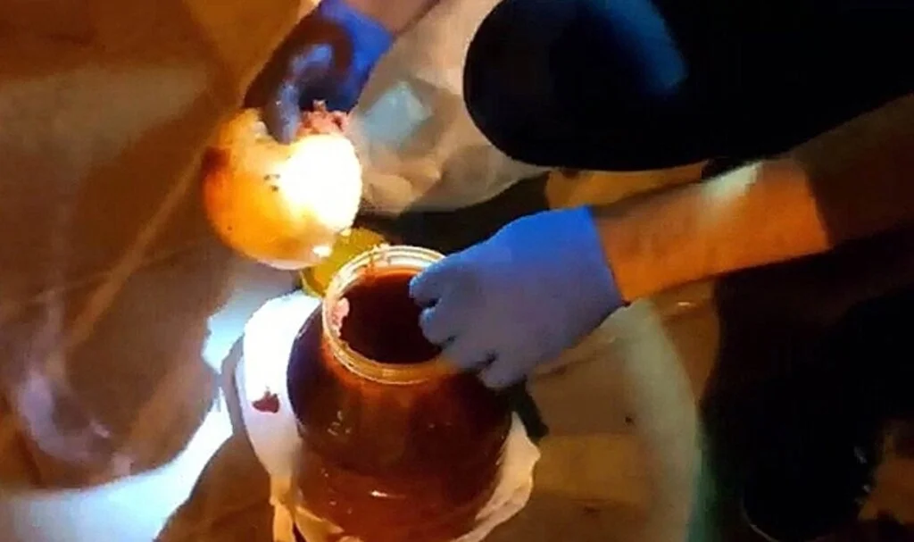 Salça içine zulalanmış uyuşturucu madde bulundu