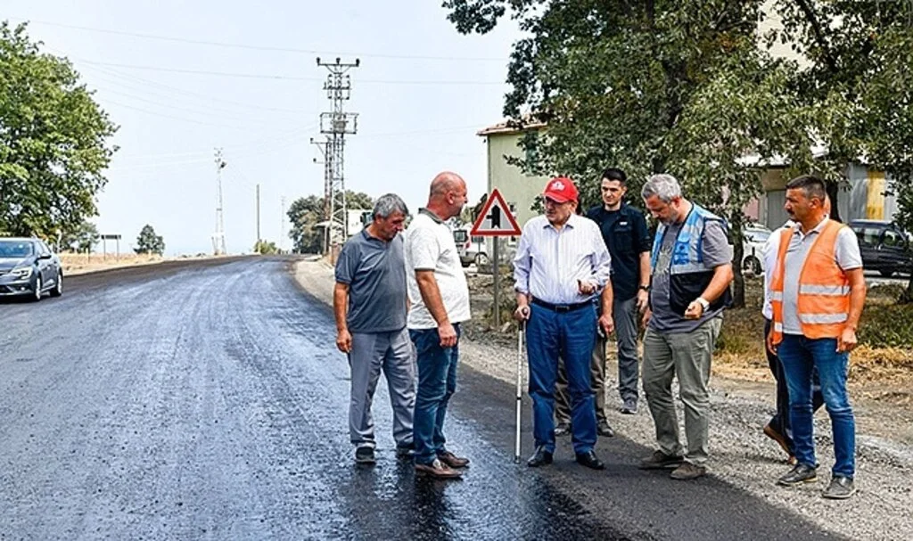 Samsun Büyükşehir Belediye Başkanı Mustafa  Demir, yol çalışmalarını inceledi