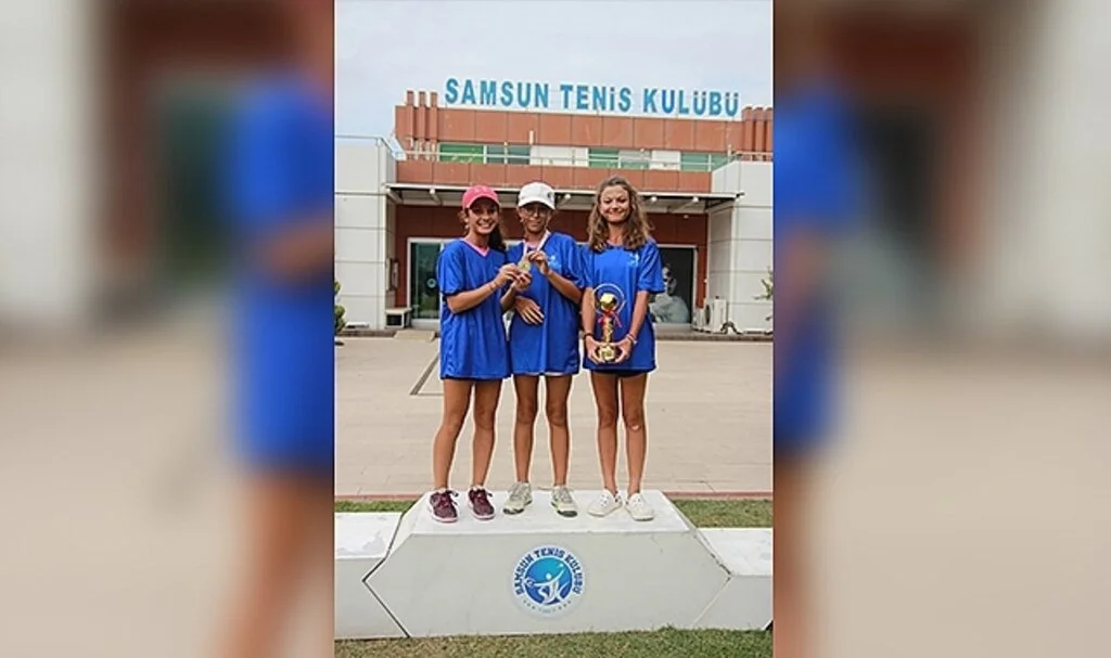 Samsun tenis kulübü farkını gösterdi