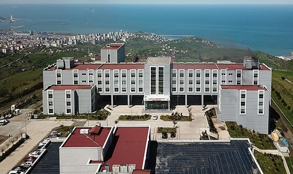 SAMÜ'ye iki yeni dekan