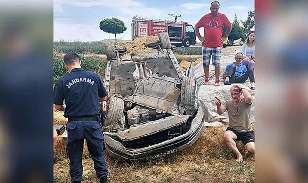 Şarampole devrilen otomobildeki 3 kişi yaralandı