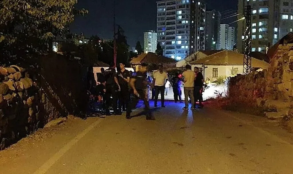 Şarkıcı Metin Işık'tan komşularına silahlı saldırı: 3'ü ağır 5 yaralı