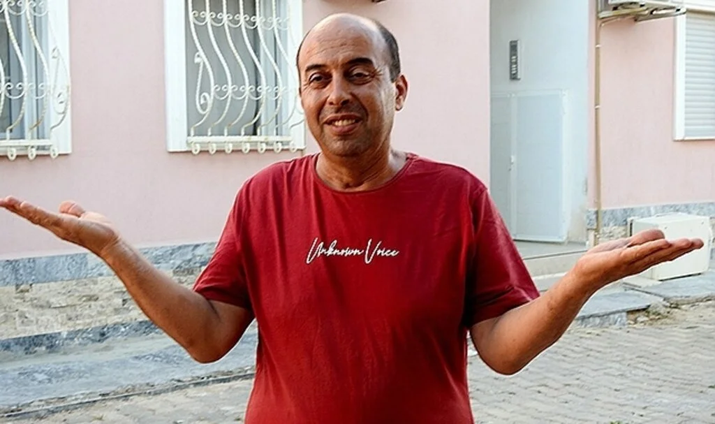 Satın aldığı evde kiracılarıyla beraber yaşıyor