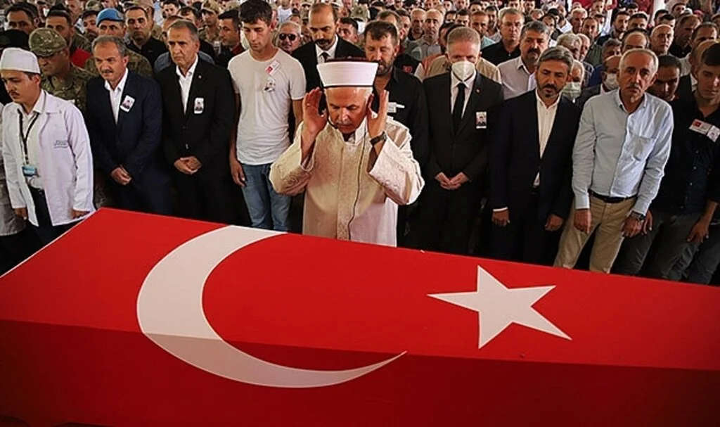 Şehit Mahsun Şimşek gözyaşlarıyla uğurlandı