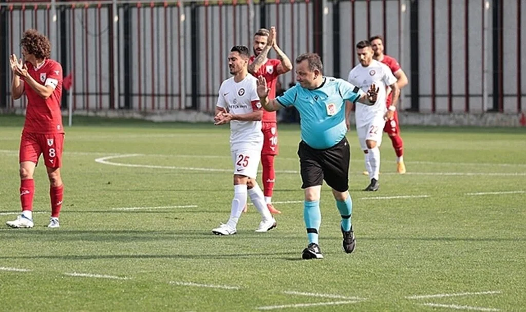 Sertan Ersan kip son maçını yönetti 