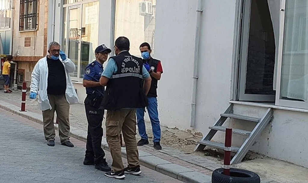 Sevgilisinden olumsuz cevap alan tekstil işçisi işyerinde ölü bulundu