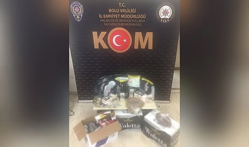 Sigara imalathanesine çevrilen eve operasyon: 4 gözaltı
