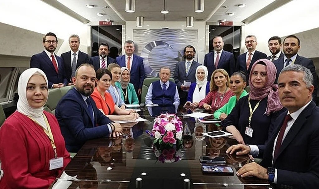 Son dakika haberi Cumhurbaşkanı Erdoğan, Soçi dönüşü önemli açıklamalarda bulundu!