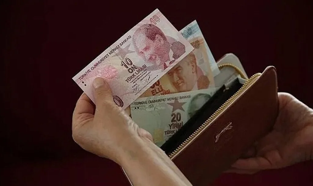 SSK, Bağ-Kur fark etmiyor! Tüm emeklilerin hesabına yatacak: 2022 emekli promosyon ödemeleri 7 bin lirayı geçti...