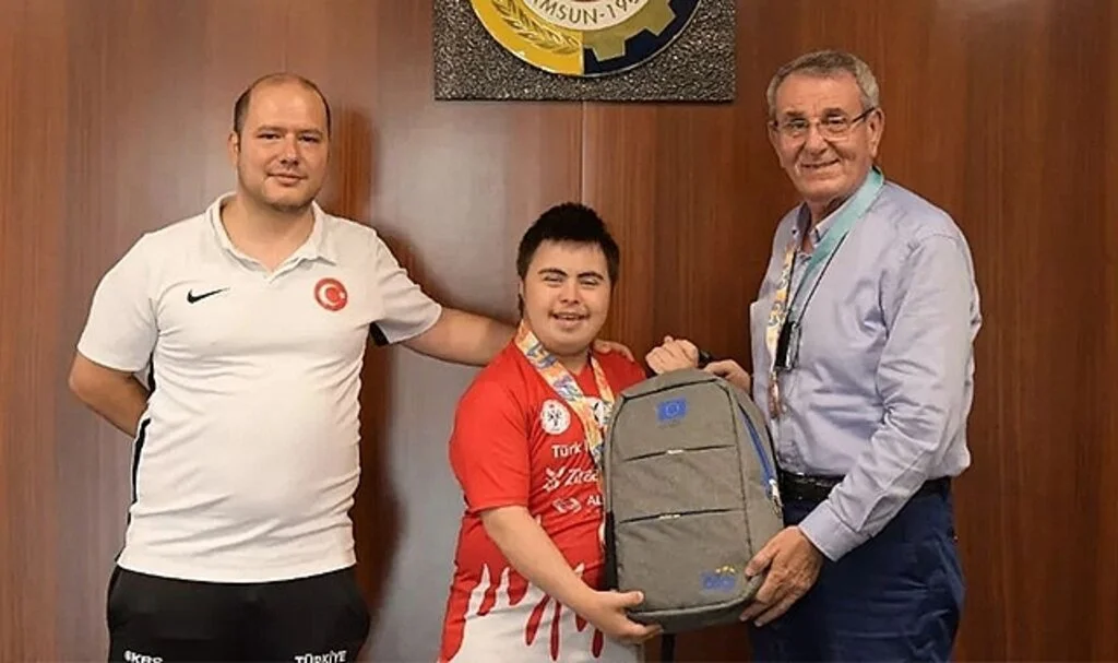 STSO Başkanı Zeki Murzioğlu başarıyı ödüllendirdi