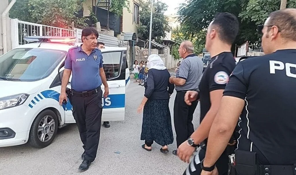 'Sucuyuz' diye kendilerini tanıtıp yaşı kadını darbettiler