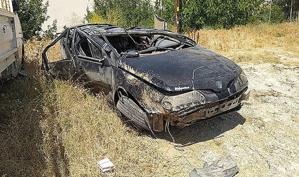 Takla atan araç hurdaya döndü; 1 ölü, 2 yaralı