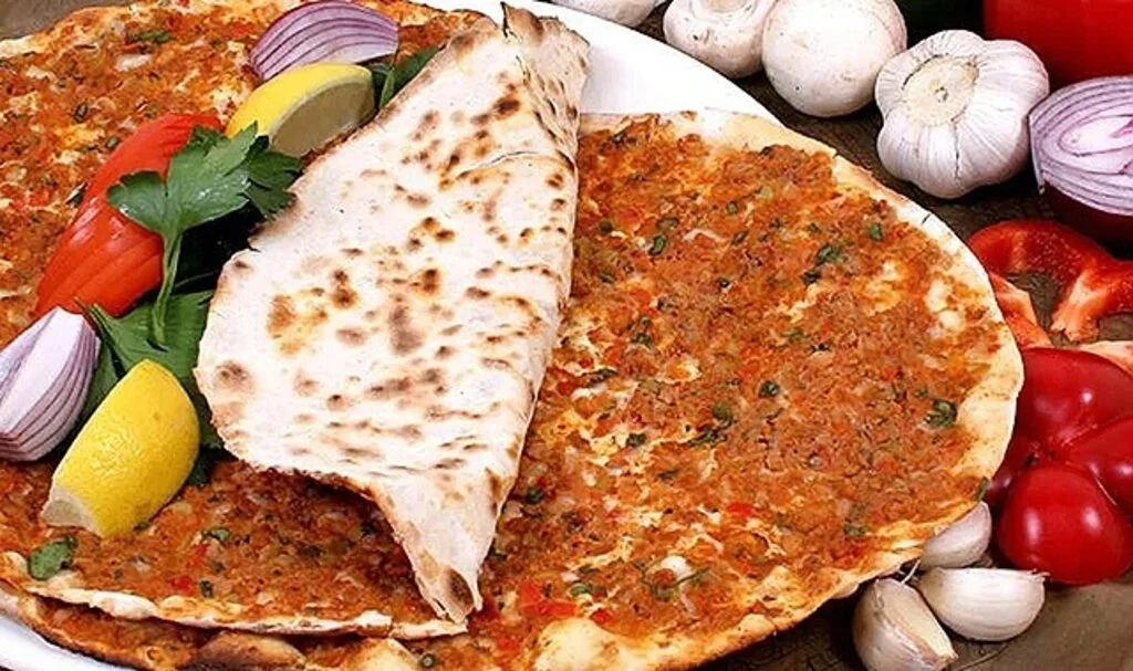 Tavada lahmacun tarifi, bir de böylesini deneyin