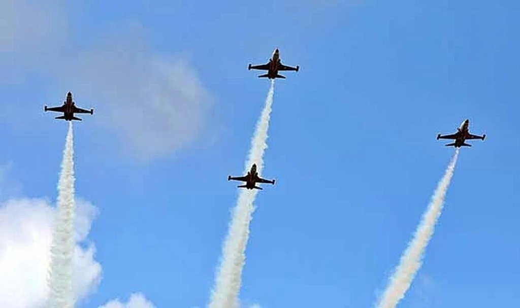TEKNOFEST gösteri uçuşları ilgiyle izlendi