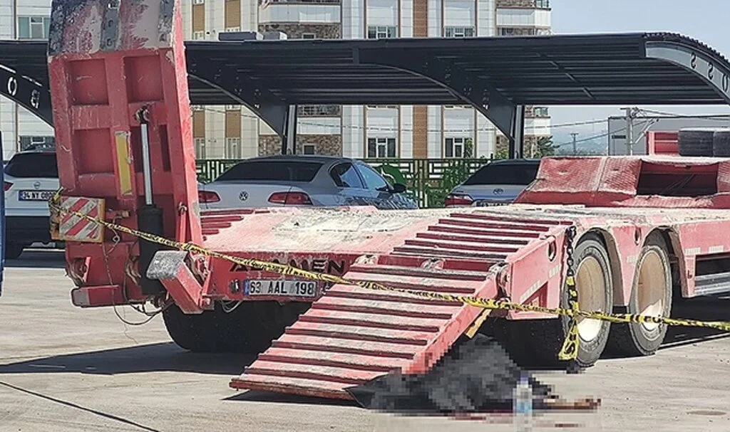  Tırın yükleme rampasının altında kalan işçi öldü
