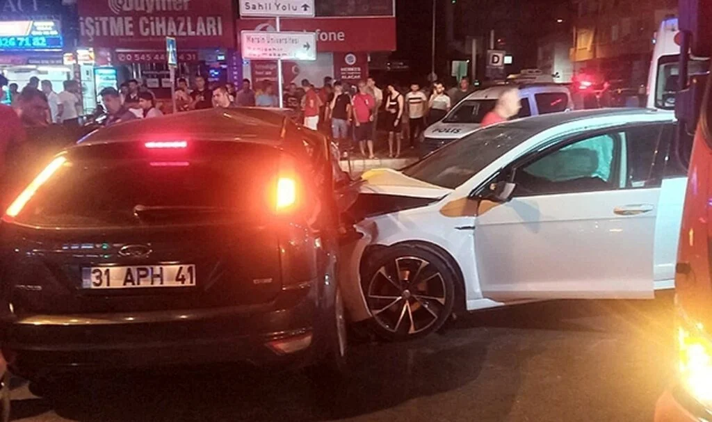 Trafik kazası: 1 ölü, 4 yaralı