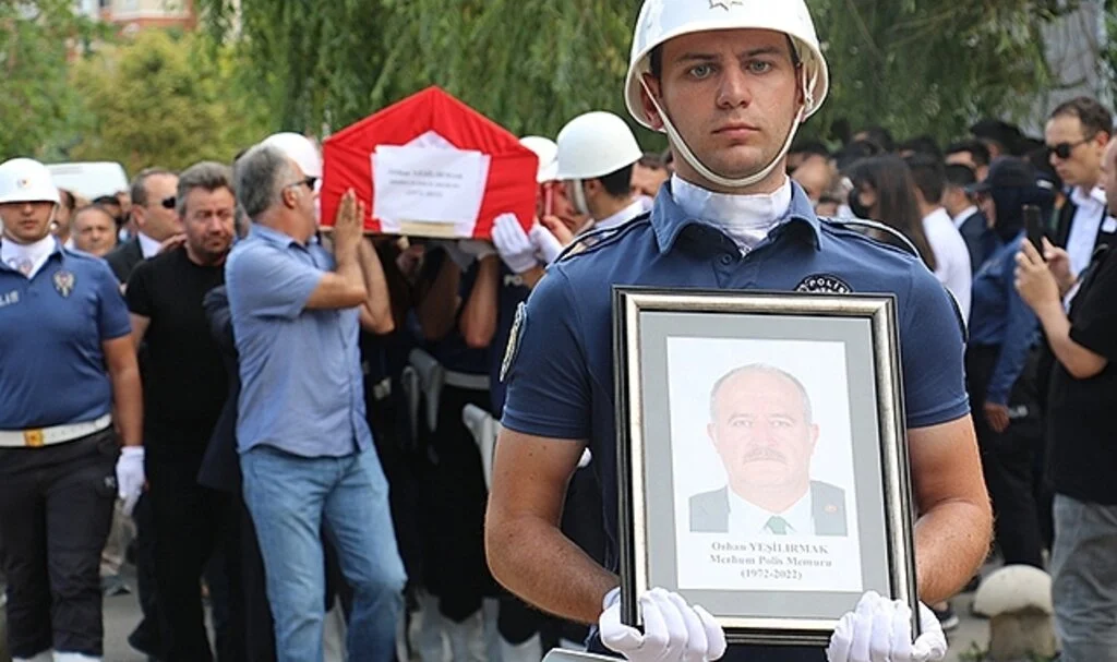 Trafik kazasında hayatını kaybeden polis memuru için tören düzenlendi