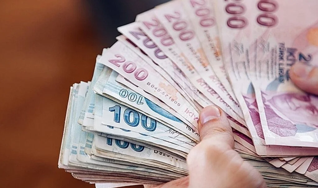 Tüketiciler Birliği Genel Başkanı Şahin: "Emeklilerin eline 10-15 bin TL fazla promosyon geçebilir"