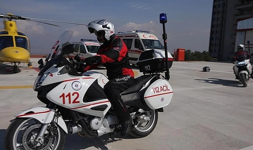 Tur teknesinde ayağı kopan gencin yardımına 112 motorize sağlık ekibi koştu