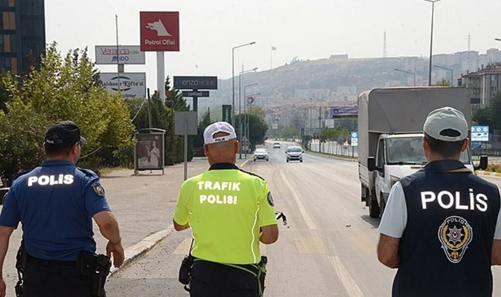Türkiye genelinde 46 bin personelle "Huzurlu Sokaklar" uygulaması gerçekleştirildi