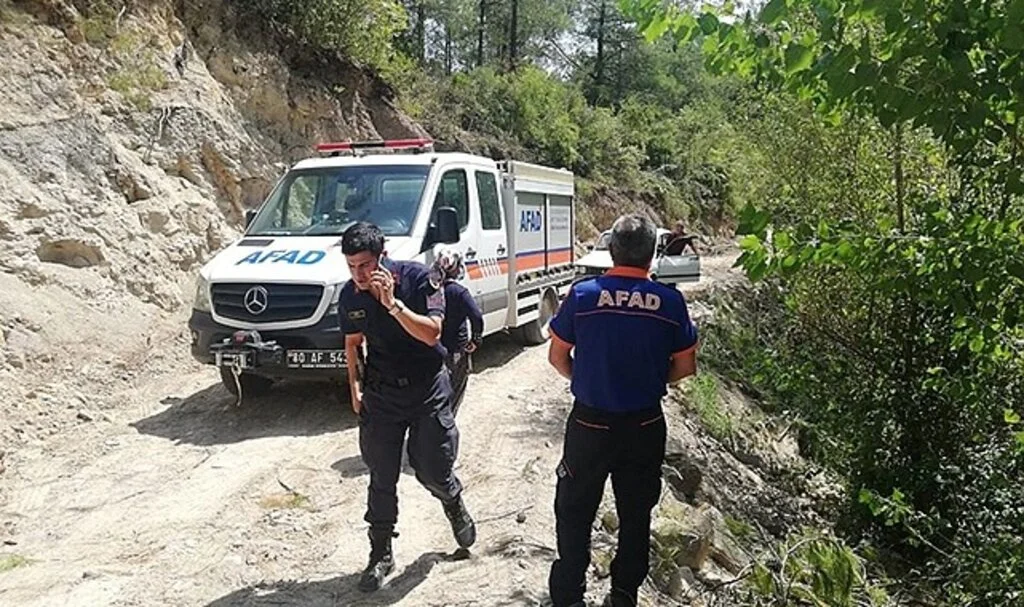 Uçurumdan düşen adam hayatını kaybetti