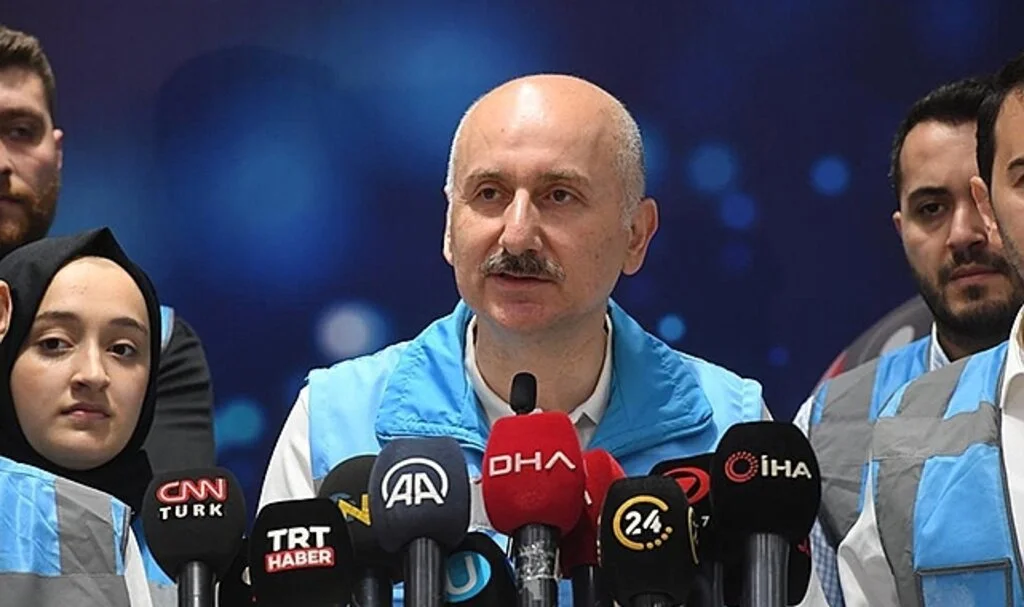 Ulaştırma ve  Altyapı Bakanı Karaismailoğlu'ndan Müjde:"İstanbul'da bu Yıl İçinde  3 Yeni  Metro Hattını  Açıyoruz"