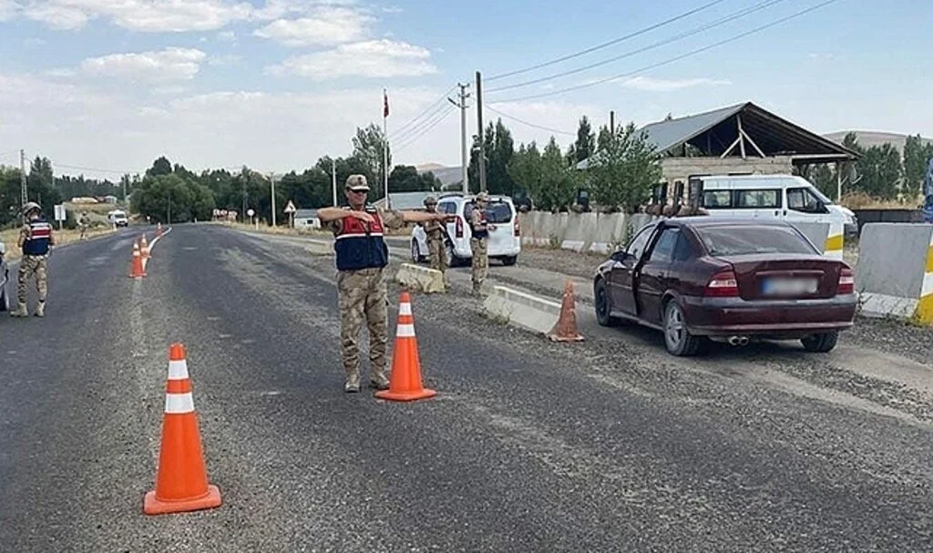 Ülke genelinde eş zamanlı olarak Türkiye Güven Huzur uygulaması yapıldı
