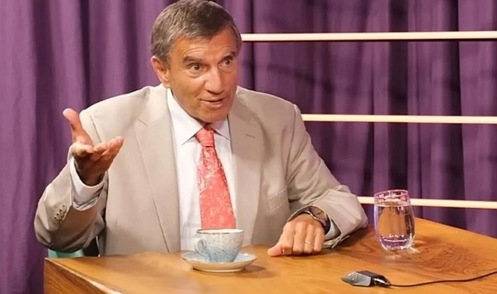 Üstün Dökmen: Başörtülü psikolog ve psikiyatr olamaz