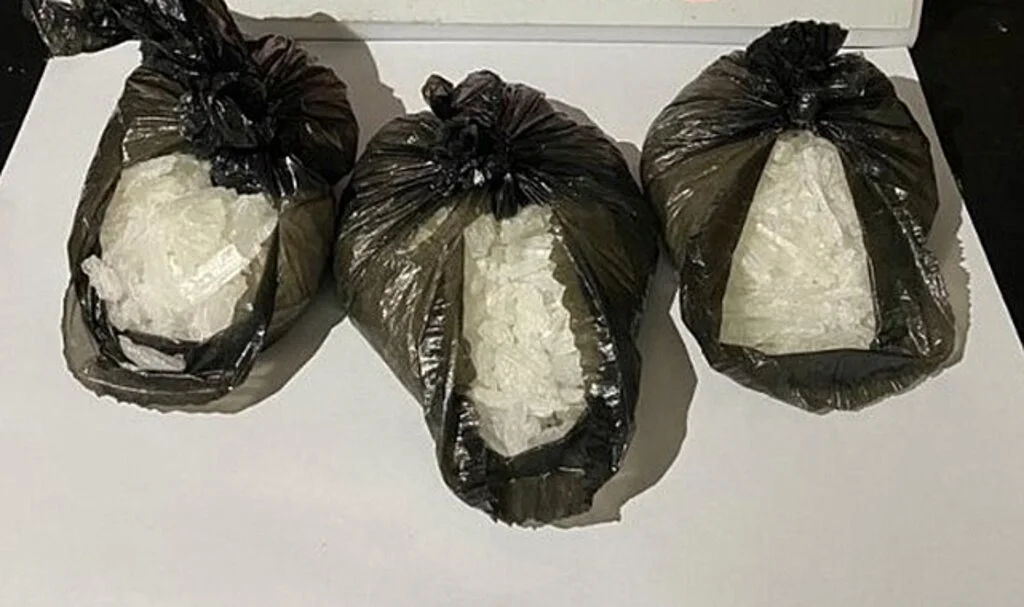 Uyuşturucu ticaretine karışan 10 şüpheli tutuklandı