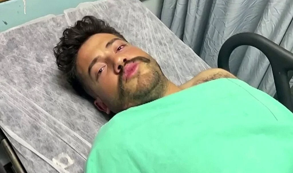 Üzücü kazadan yaralı kurtulan kameraman o anları anlattı: ”Yardım etmek için durduk, otobüsün devrilerek geldiğini gördüm"