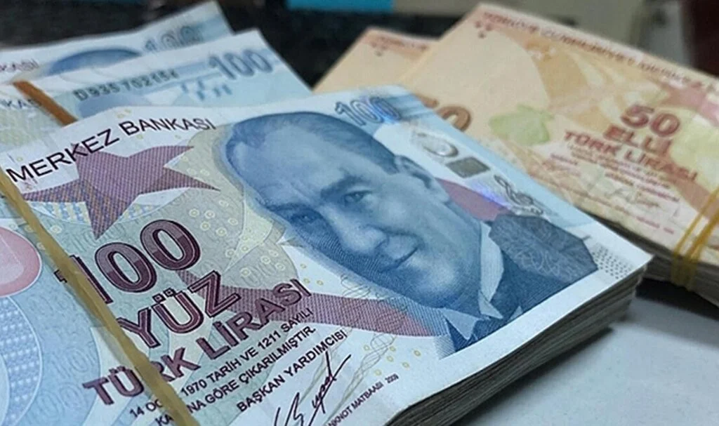 Yaşlı kadını "Paran bereketlenecek" diyerek kandırdı, 8 bin 200 TL dolandırdı
