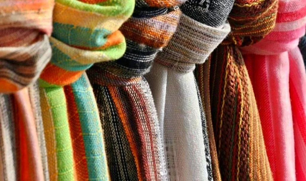 Yaz Aylarında Terletmeyen Kumaşlar Hangileridir?