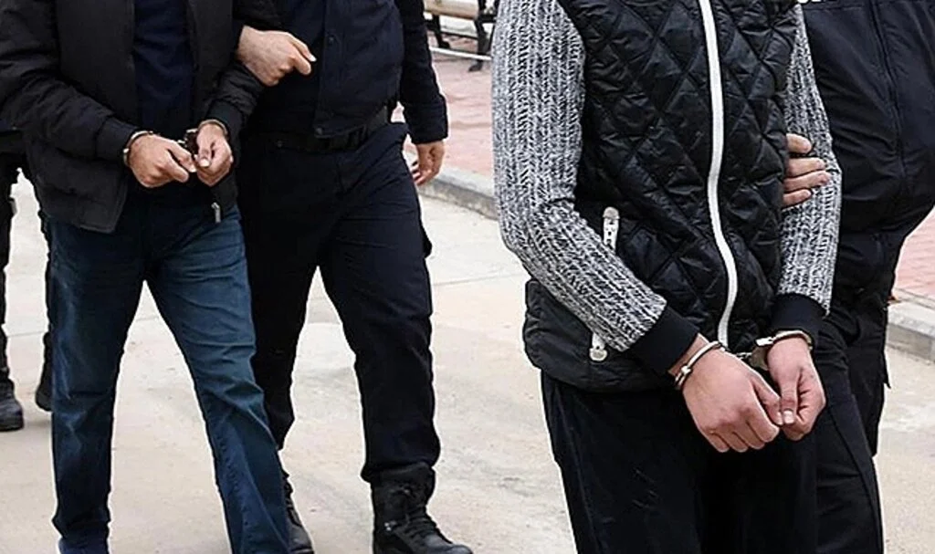 Yüzerek yurt dışına kaçmaya çalışırken yakalandılar