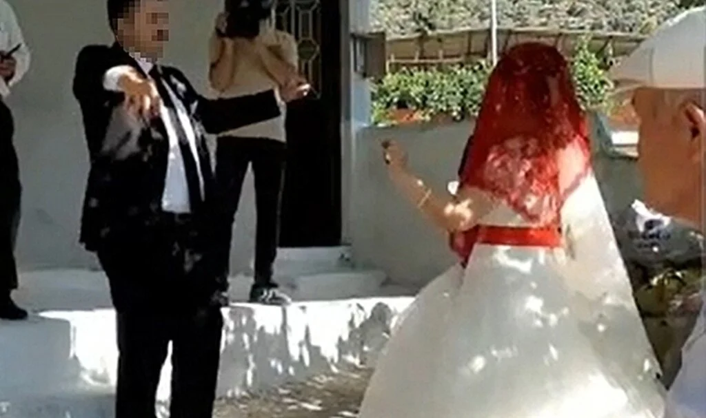 2 ay önce beyaz gelinlikle gittiği kocasının evinden 2 ay sonra tabutla çıktı