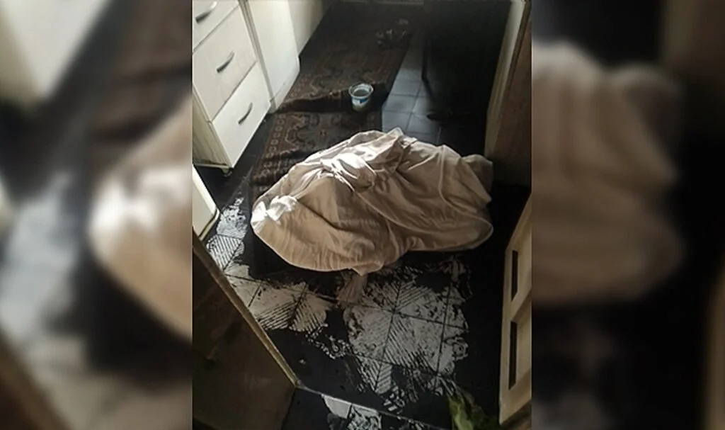 3 katlı binada yangın çıktı, yaşlı kadın dumandan zehirlenerek hayatını kaybetti
