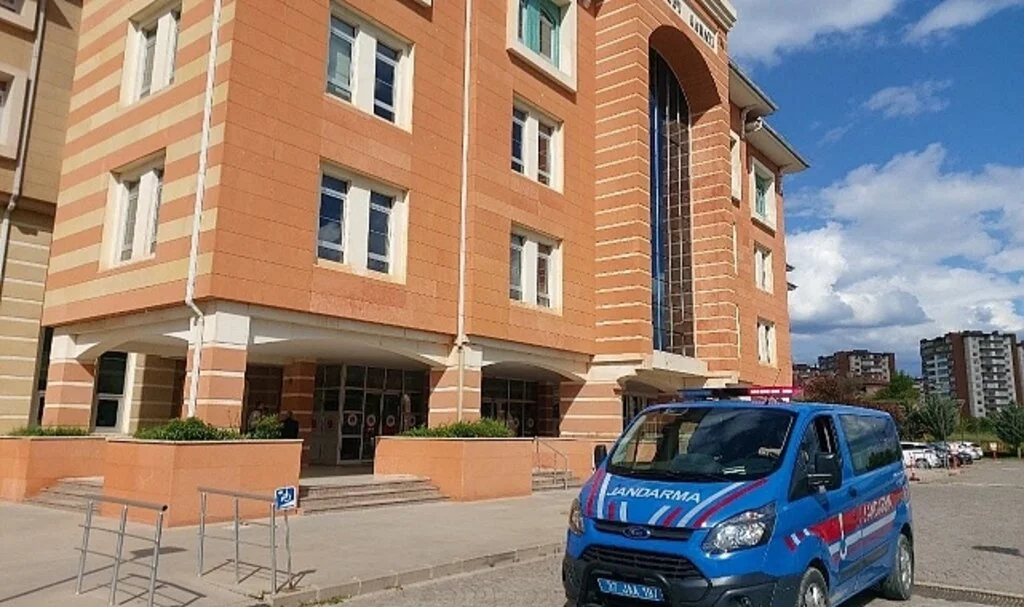 6 yıl hapis cezasına çarptırılan firari FETÖ üyesi yakalandı