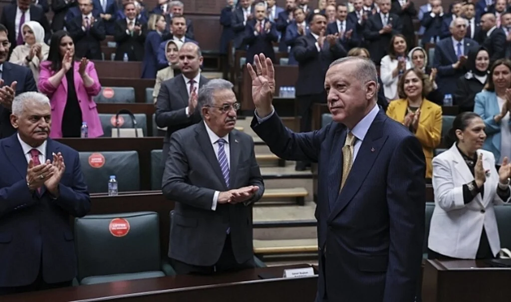 90 vekil, '3 dönem' kuralına takılıyor: AK Parti'nin yarısı değişebilir