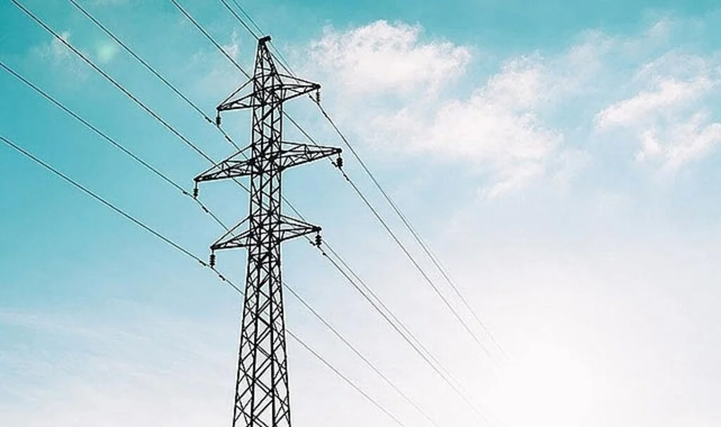 AB, elektrik talebini düşürmeyi ve aşırı karları vergilendirmeyi planlıyor