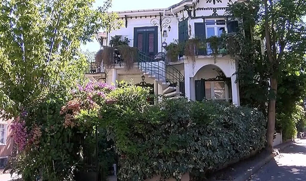  Adalar’da ‘ev kiralama’ oyunu: Kiracı olduğu evi başkalarına kiraladı