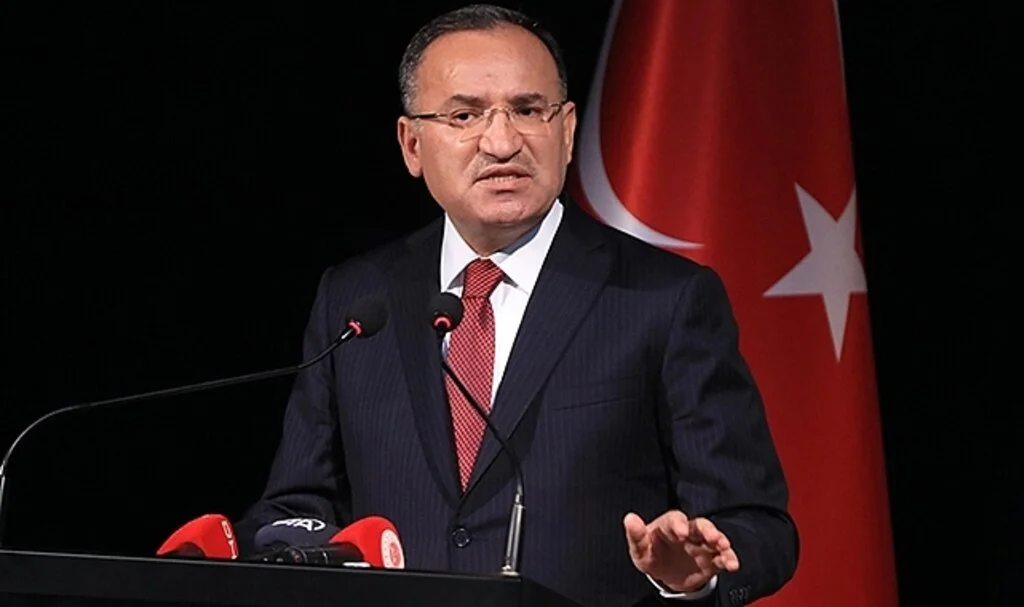 Adalet Bakanı Bozdağ: Bilim ve sanat hürriyeti, ifade hürriyeti, anayasamızın, yasalarımızın teminatı altında