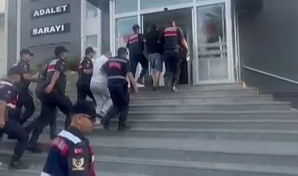 Adana'da iş vaadiyle dolandırıcılık operasyonunda 5 gözaltı