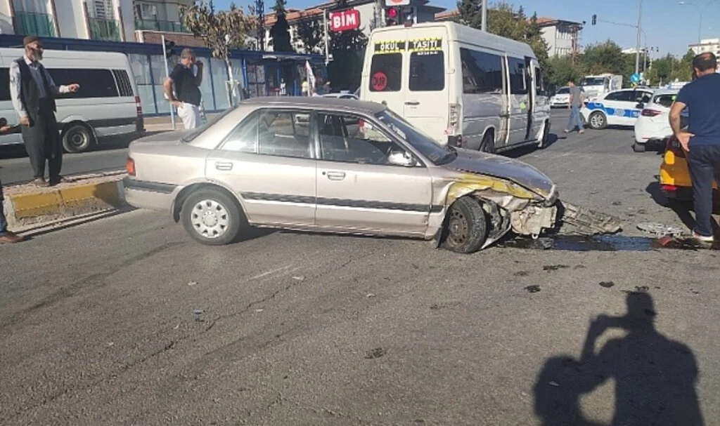 Adıyaman’da 7 otomobil bir birine girdi: 1 yaralı
