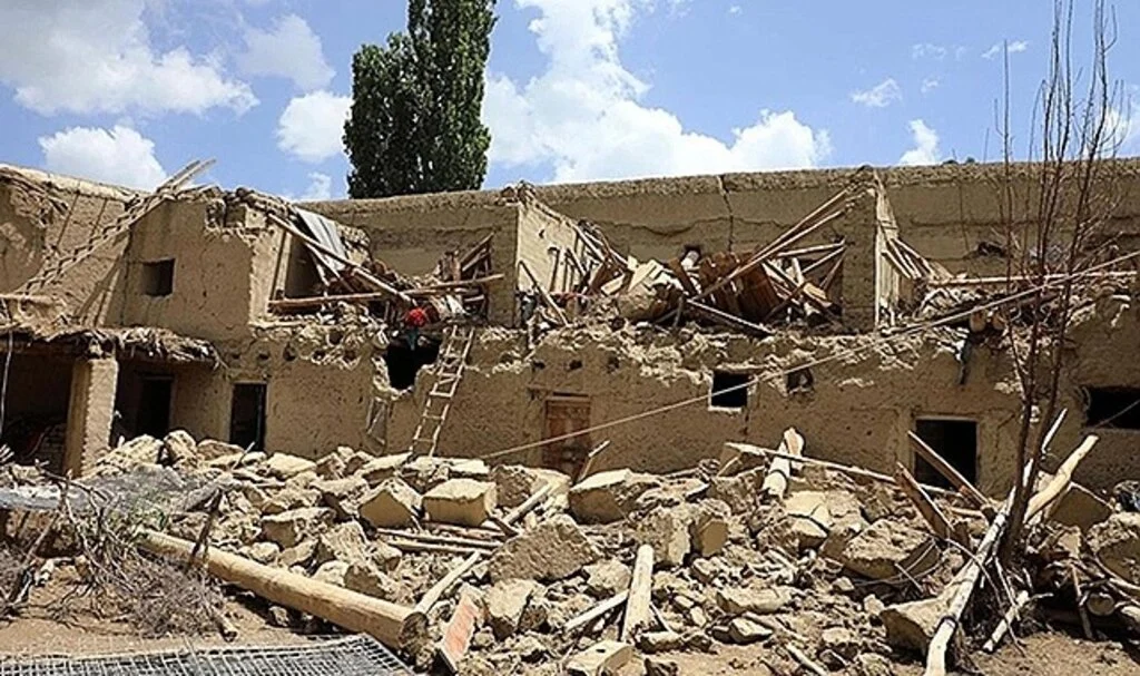 Afganistan'da deprem! Ölüler var
