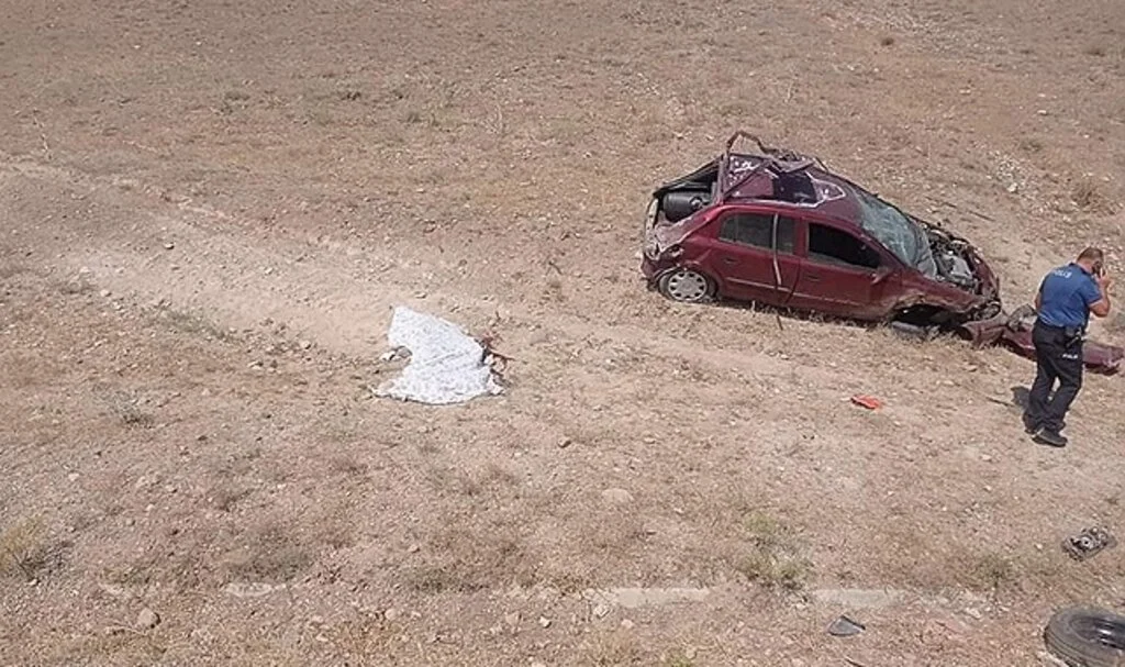  Ağrı'da otomobil takla attı: 1 ölü
