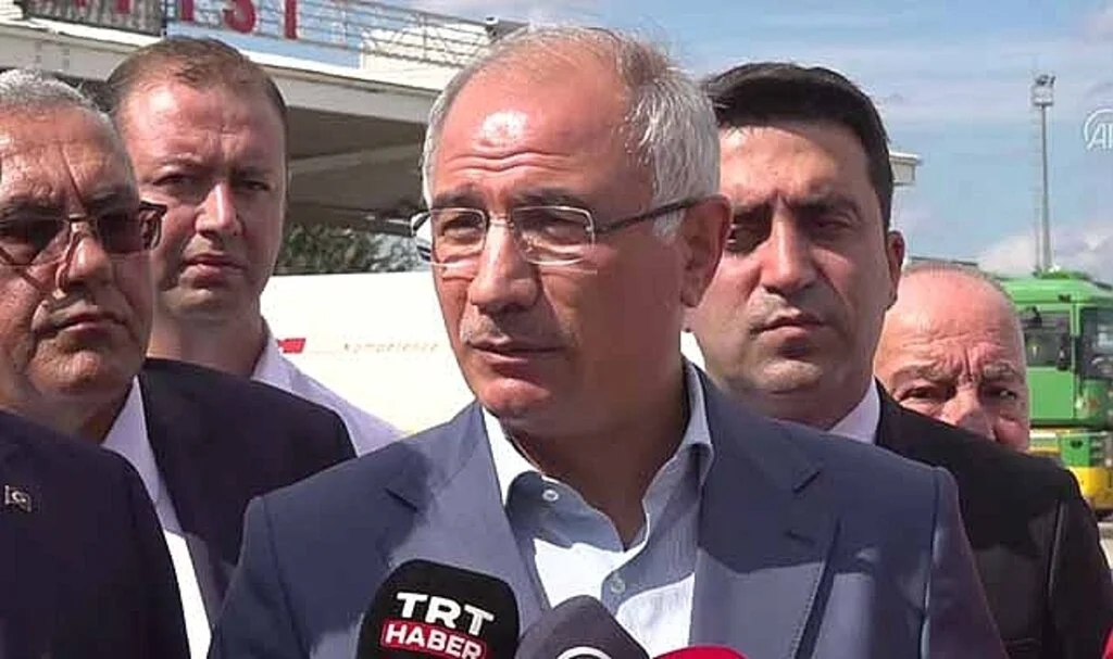 AK Parti Genel Başkan Yardımcısı Efkan Ala Kapıkule'de gurbetçilerle görüştü