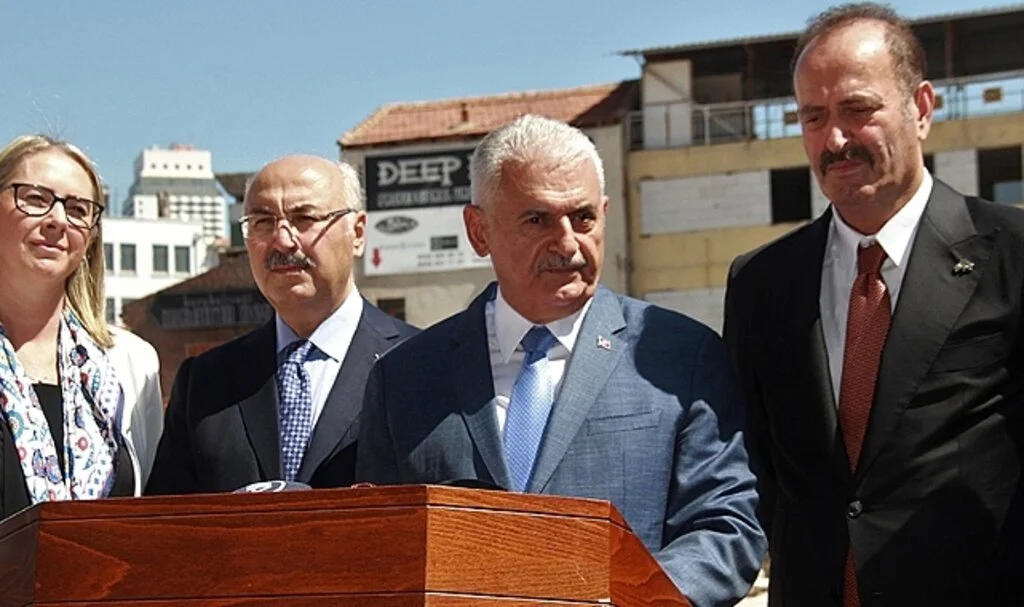 AK Parti  İzmir Milletvekili  Binali Yıldırım :"İzmir İktisat Kongresi binası 17 Şubat'a yetiştirilecek"
